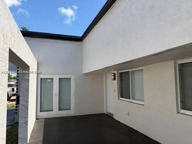 206 NE 1st Ct #1 North Dania Beach, FL 33004