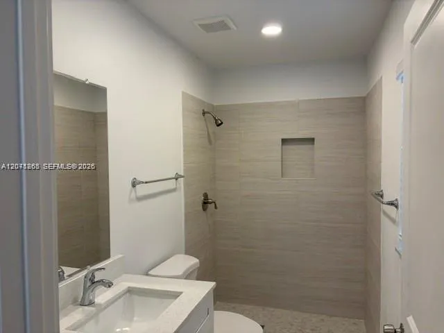 206 NE 1st Ct #1 North Dania Beach, FL 33004