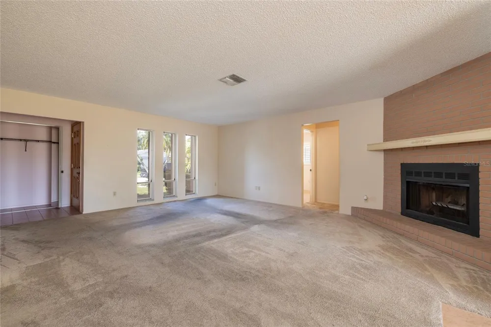 6355 102ND TERRACE Pinellas Park, FL 33782