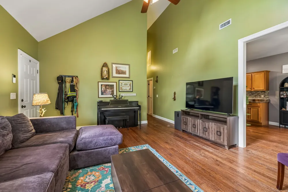 135 Shiloh Ln Smithville, TN 37166