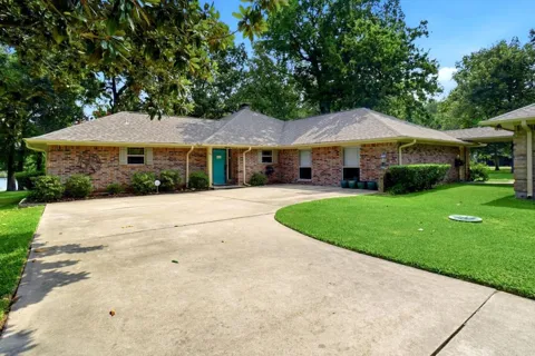 665 Private Road 5881