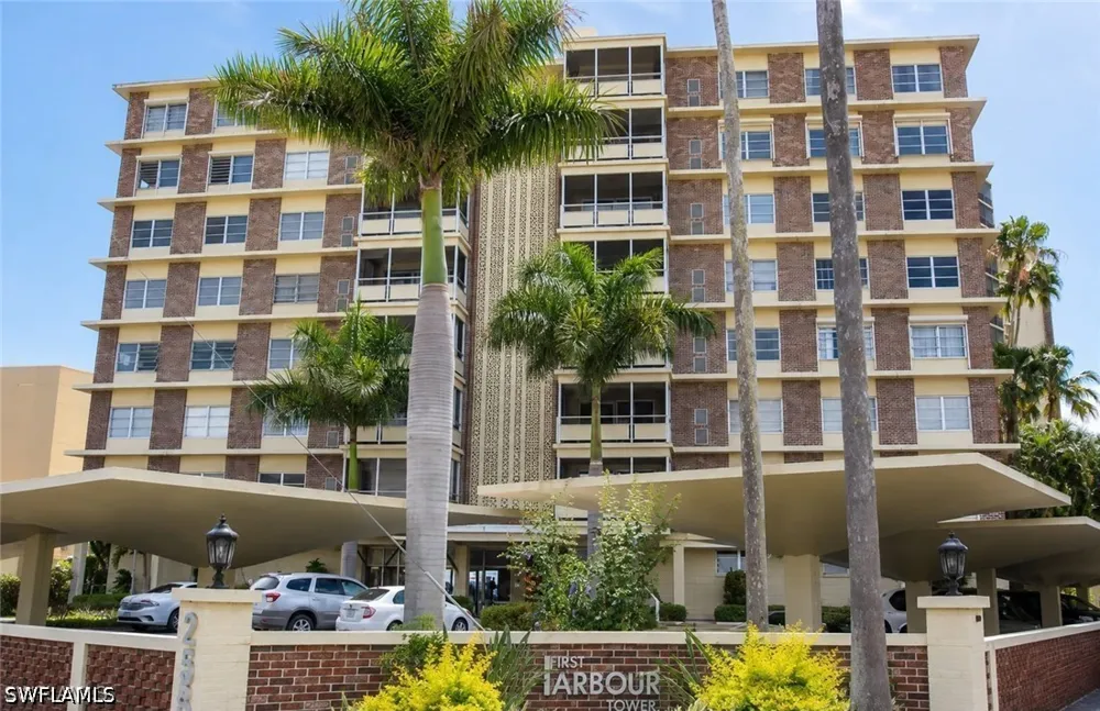 W 1st Street #303 Fort Myers, FL 33901