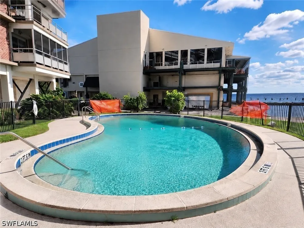W 1st Street #303 Fort Myers, FL 33901