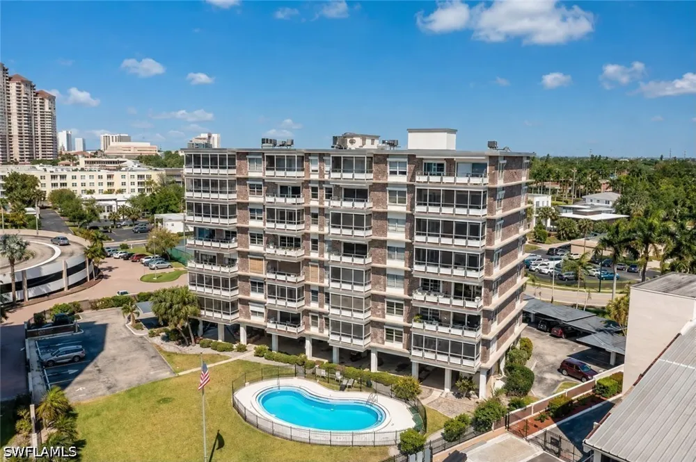 W 1st Street #303 Fort Myers, FL 33901
