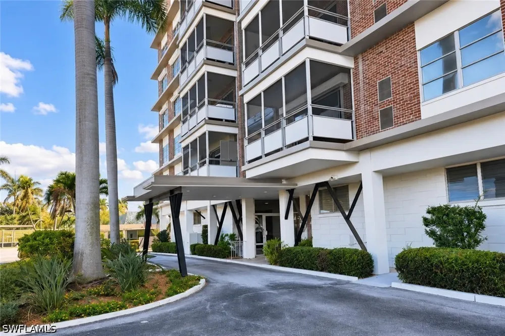 W 1st Street #303 Fort Myers, FL 33901