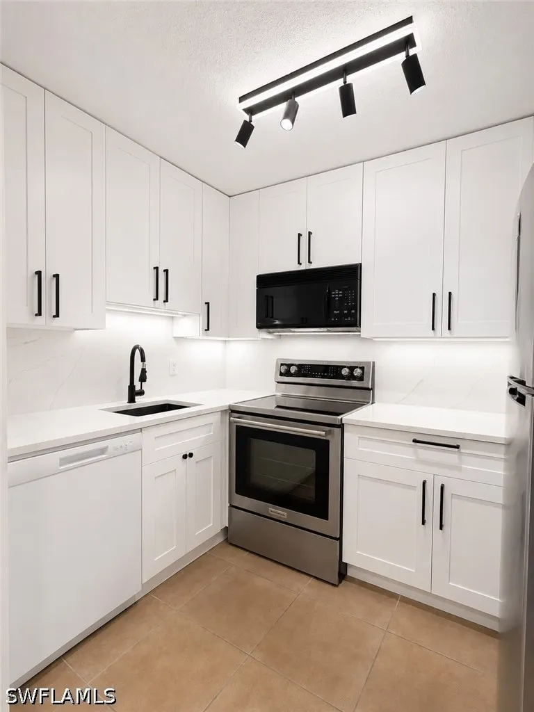 W 1st Street #303 Fort Myers, FL 33901