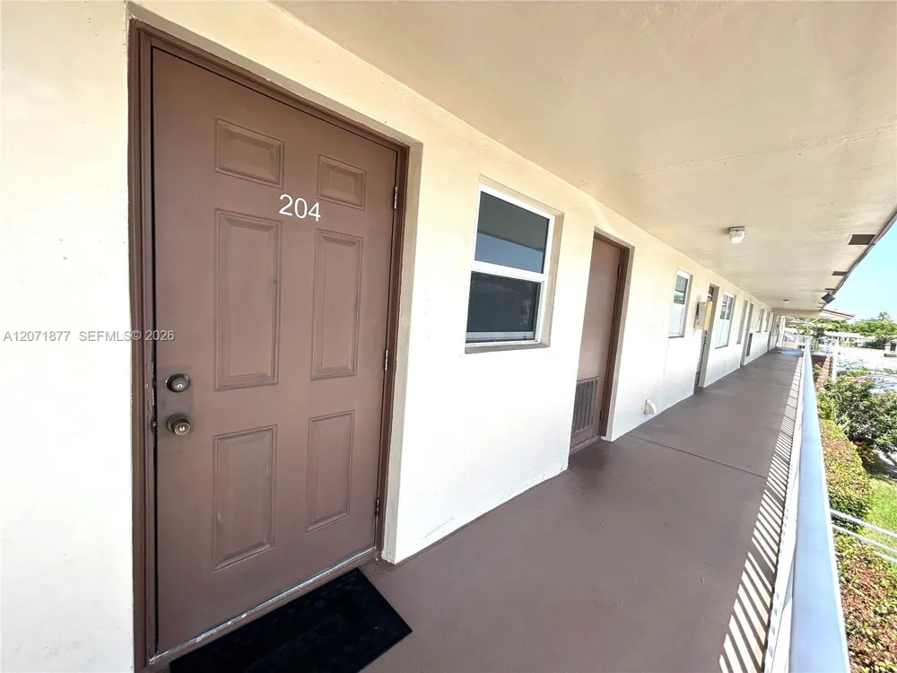 7305 NW 4th Pl #204 Margate, FL 33063