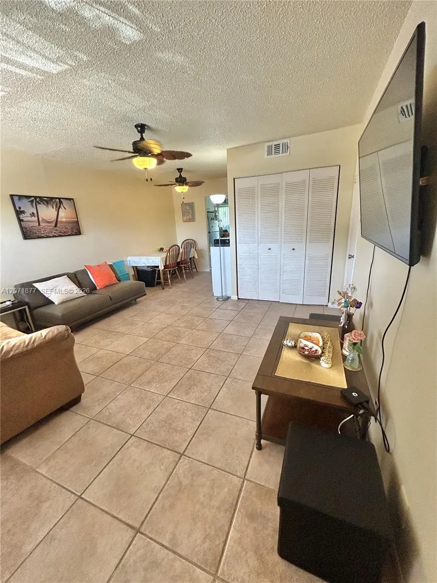 7305 NW 4th Pl #204 Margate, FL 33063