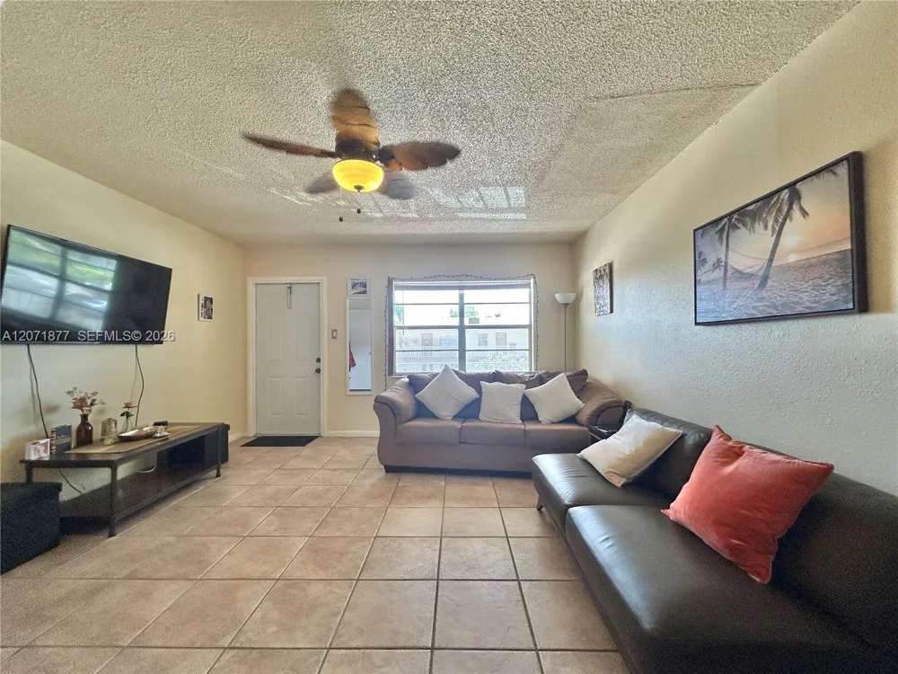 7305 NW 4th Pl #204 Margate, FL 33063