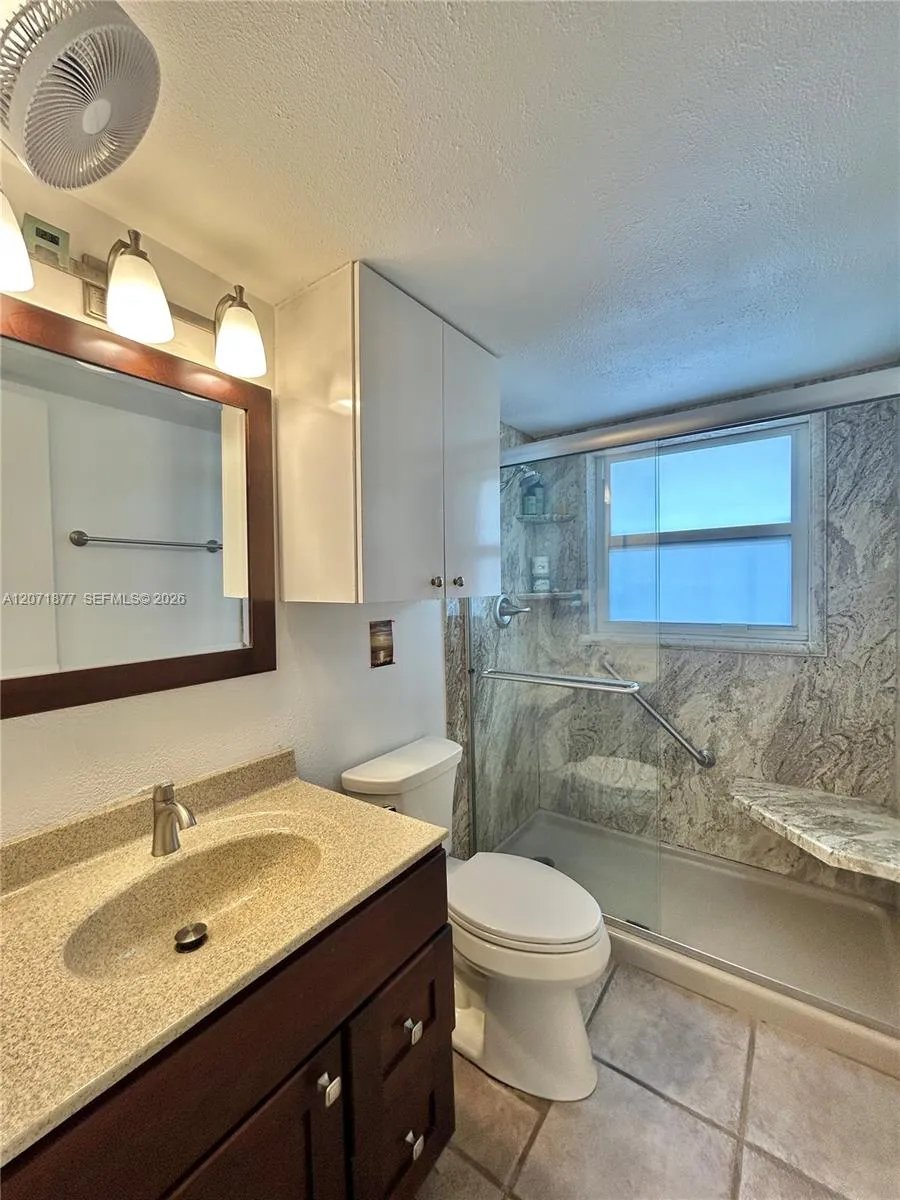 7305 NW 4th Pl #204 Margate, FL 33063