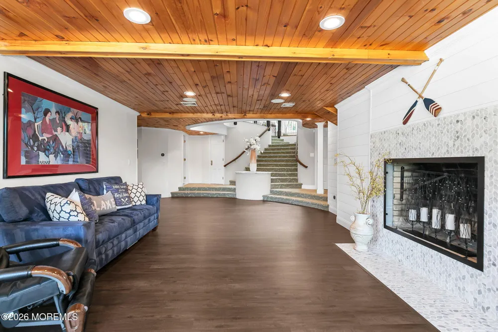 15 Page Drive Red Bank, NJ 07701