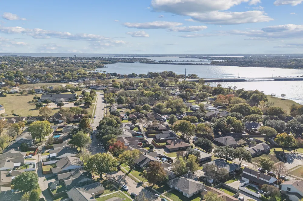 5909 Mark Lane Rowlett, TX 75089