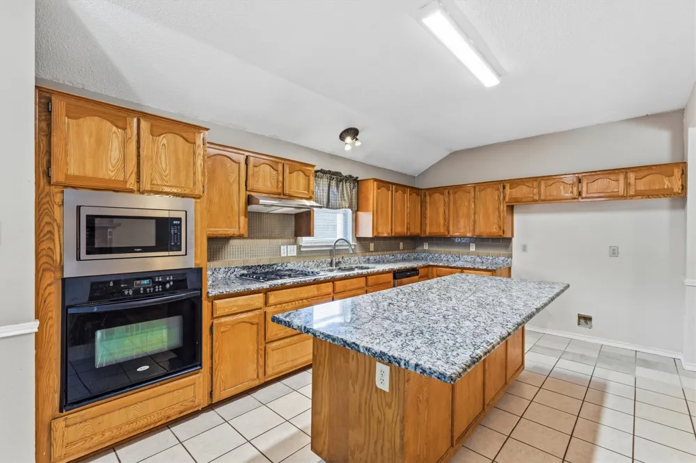 5106 Lee Hutson Lane Sachse, TX 75048