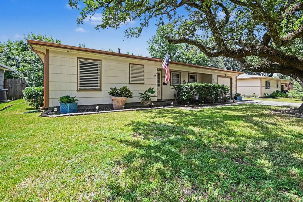 5013 Live Oak Drive Texas City, TX 77591