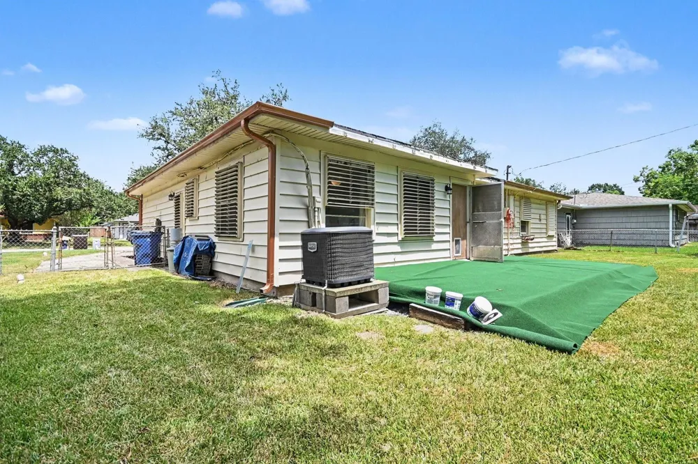 5013 Live Oak Drive Texas City, TX 77591