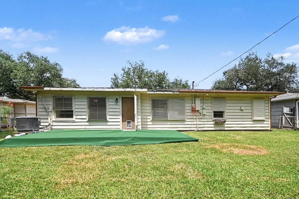 5013 Live Oak Drive Texas City, TX 77591