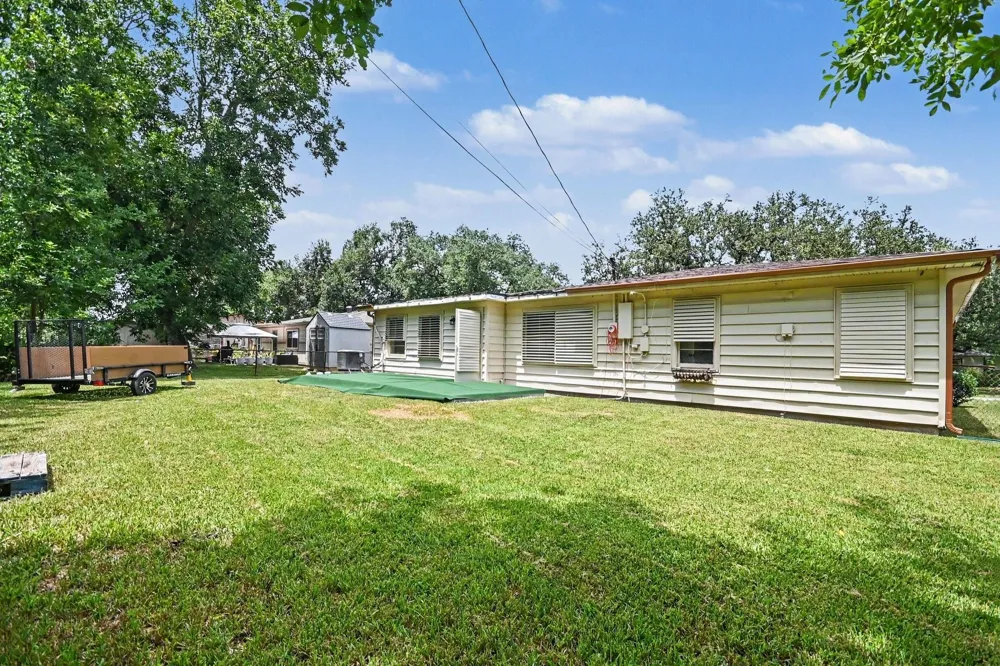 5013 Live Oak Drive Texas City, TX 77591