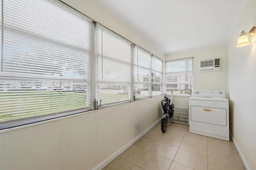 387 Flanders I Delray Beach, FL 33484