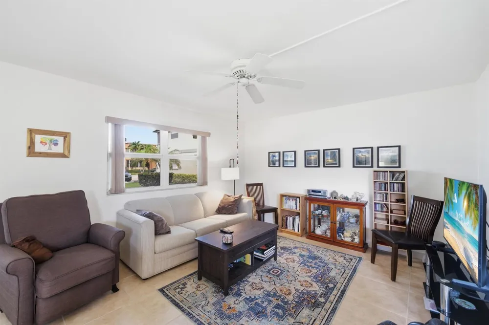 387 Flanders I Delray Beach, FL 33484