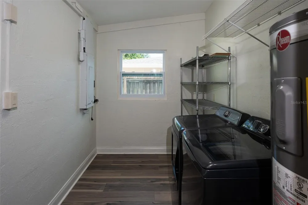 2722 INGOT PLACE Sarasota, FL 34235