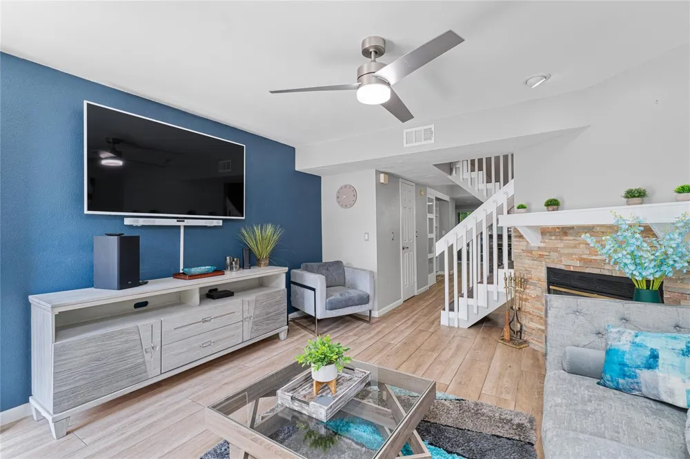 2304 FLETCHERS POINT CIRCLE Tampa, FL 33613