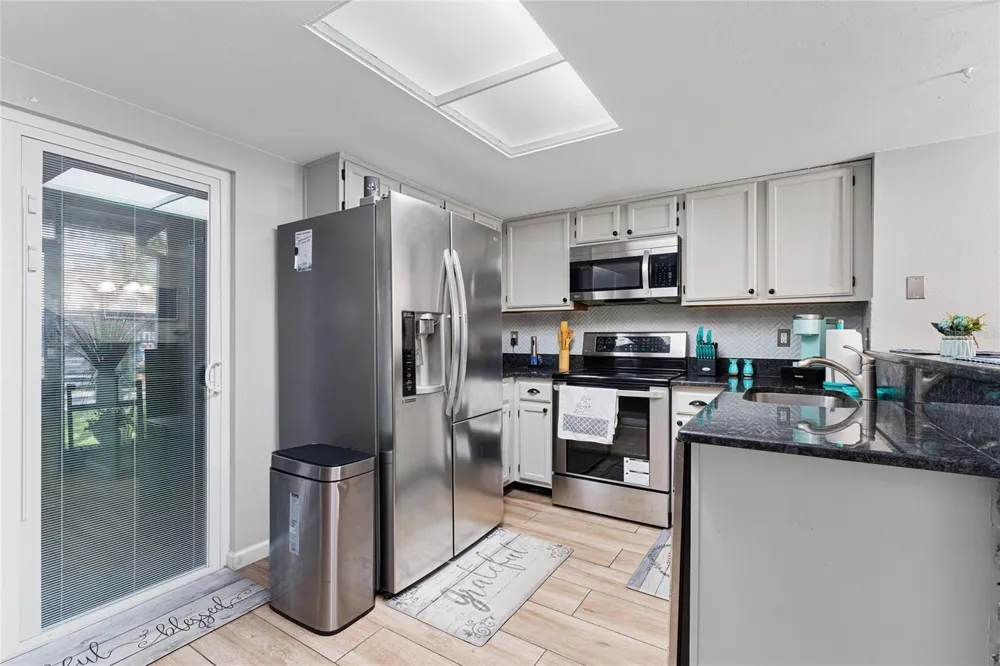 2304 FLETCHERS POINT CIRCLE Tampa, FL 33613