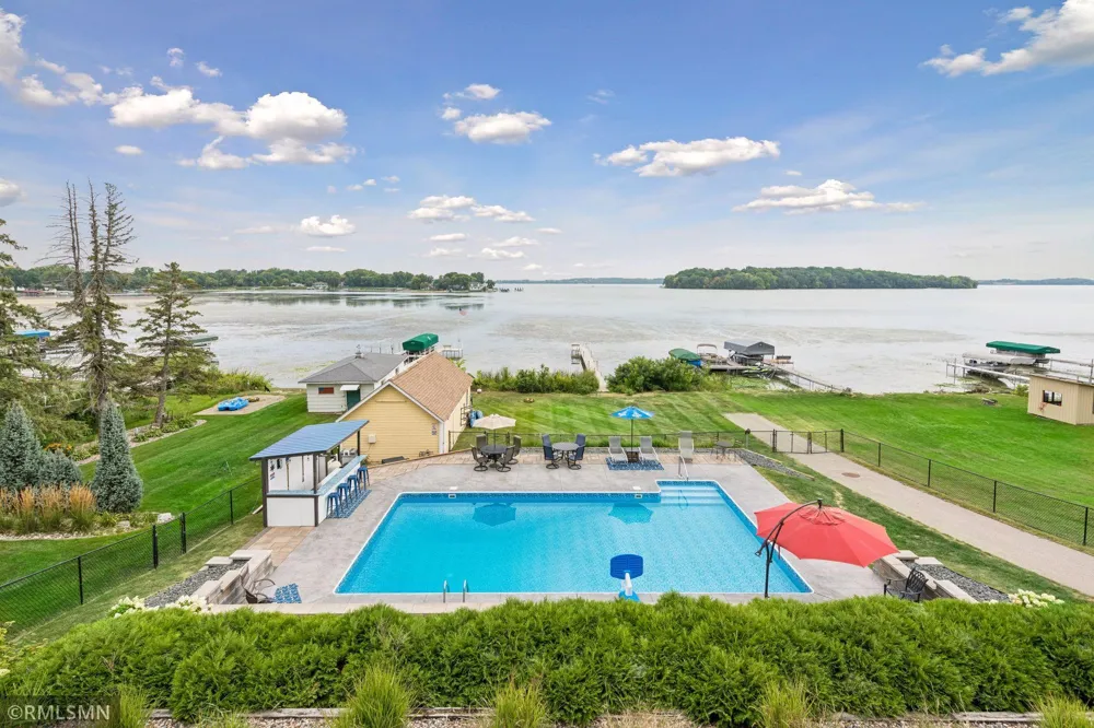 300 W Lake Street Waconia, MN 55387