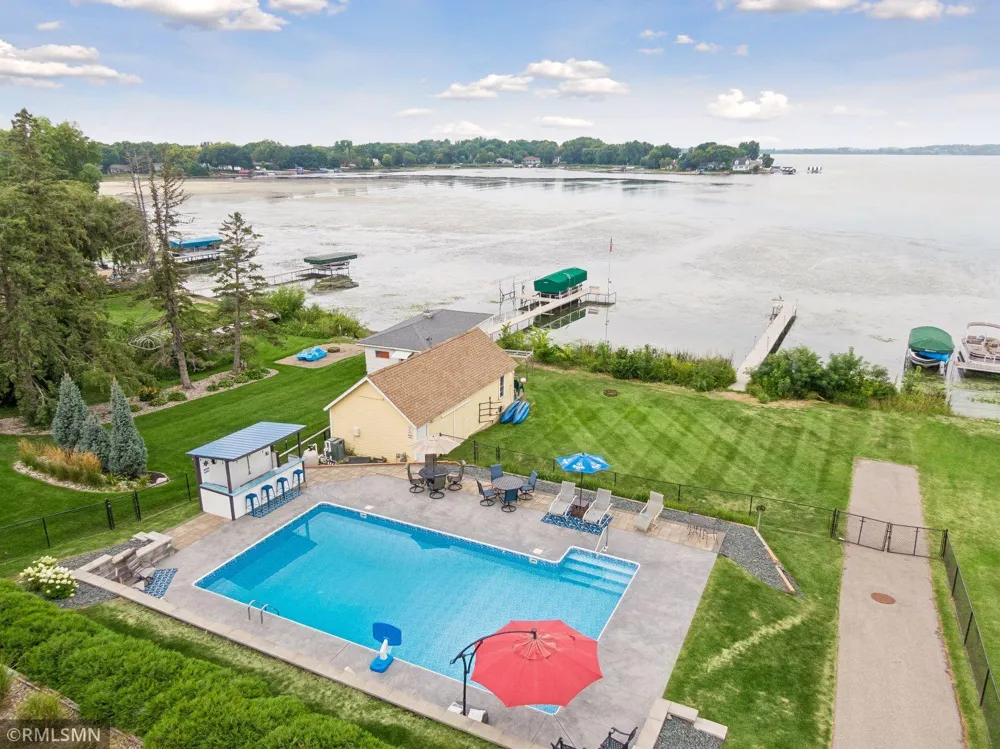 300 W Lake Street Waconia, MN 55387