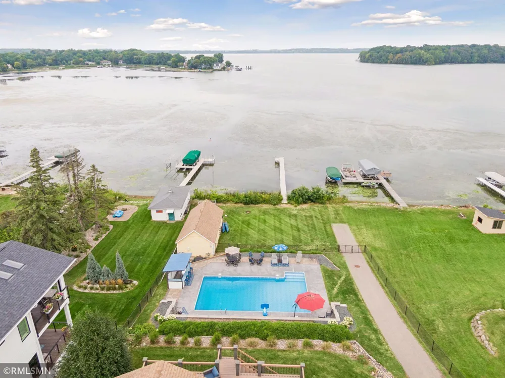 300 W Lake Street Waconia, MN 55387