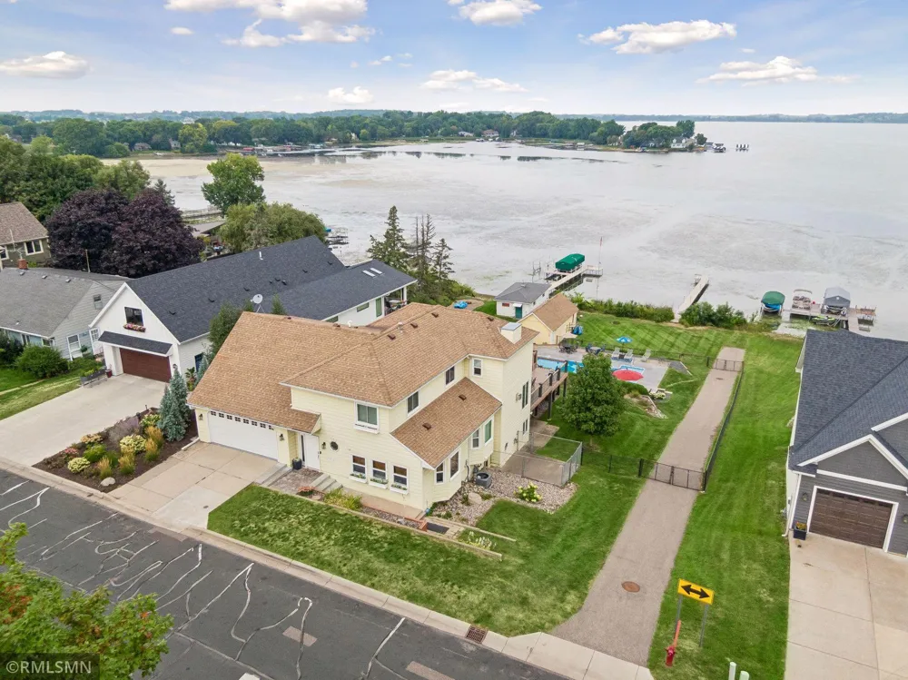 300 W Lake Street Waconia, MN 55387
