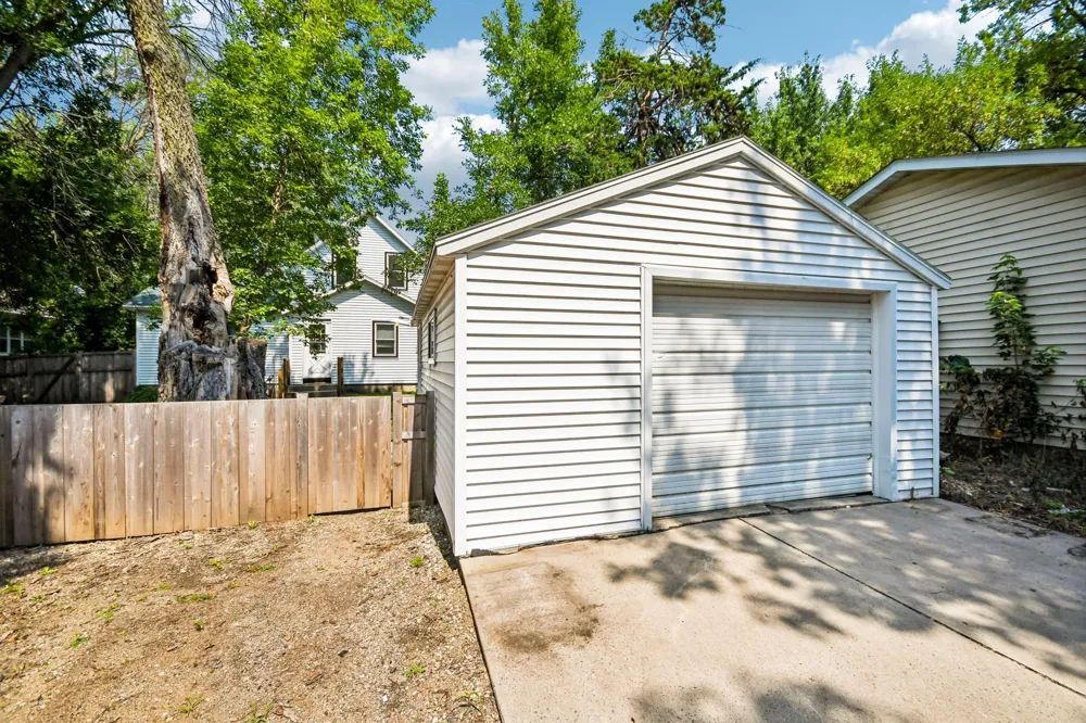 380 Mcgrann Street Green Isle, MN 55338
