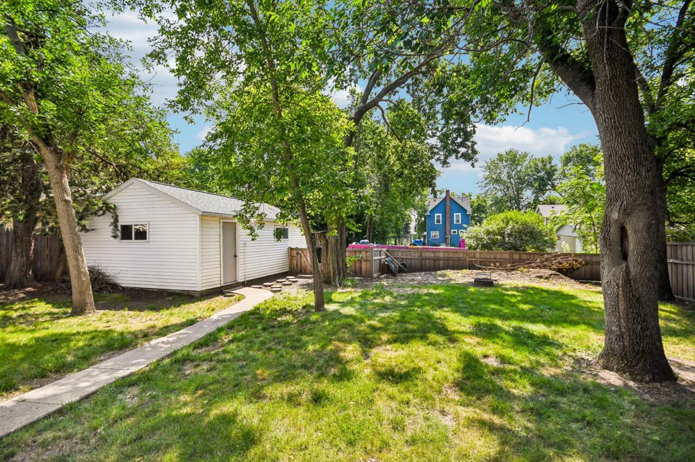 380 Mcgrann Street Green Isle, MN 55338