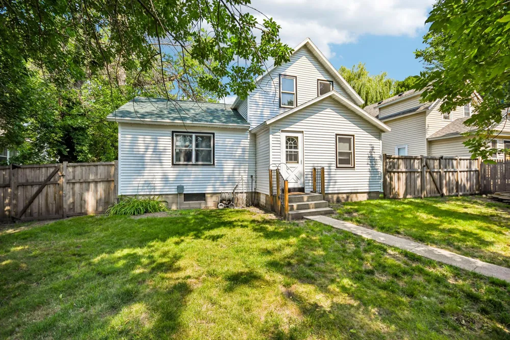 380 Mcgrann Street Green Isle, MN 55338