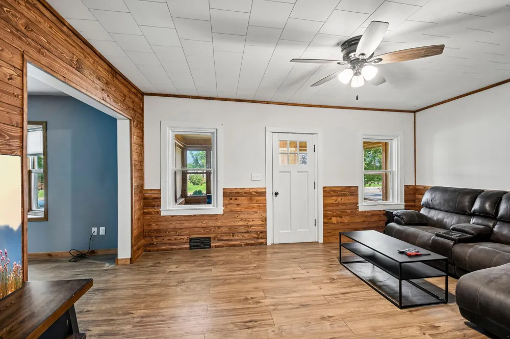 380 Mcgrann Street Green Isle, MN 55338
