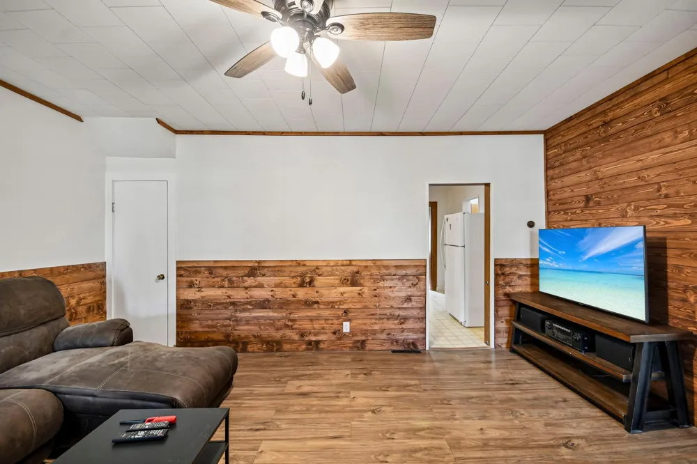 380 Mcgrann Street Green Isle, MN 55338