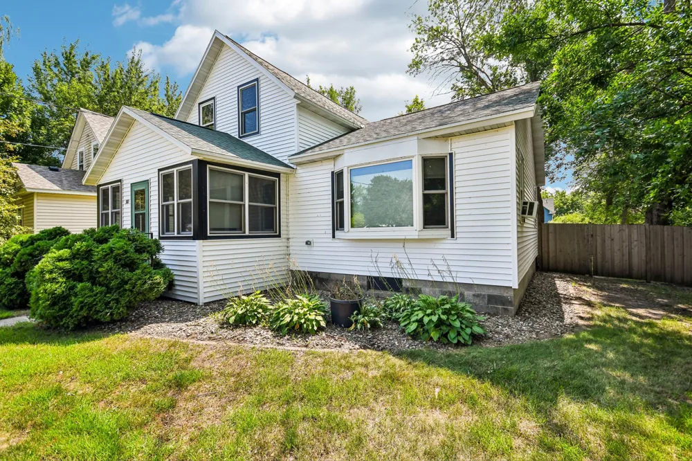 380 Mcgrann Street Green Isle, MN 55338