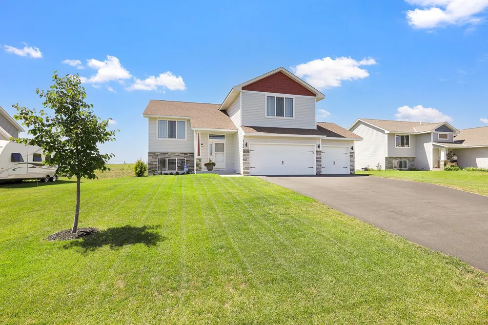 4124 Eaton Circle NE Monticello, MN 55362