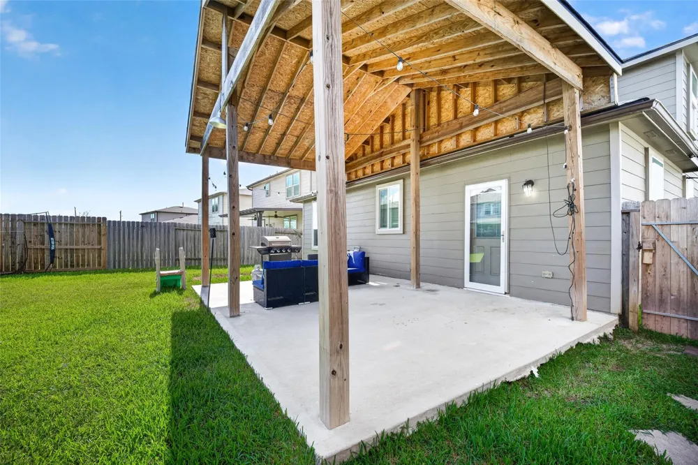 7031 Hobby Wind Ridge Drive Houston, TX 77075