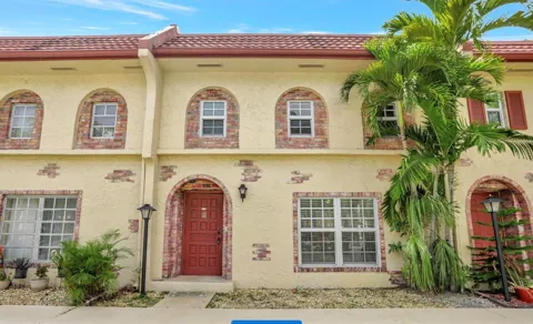 3056 Riverside Drive #c6