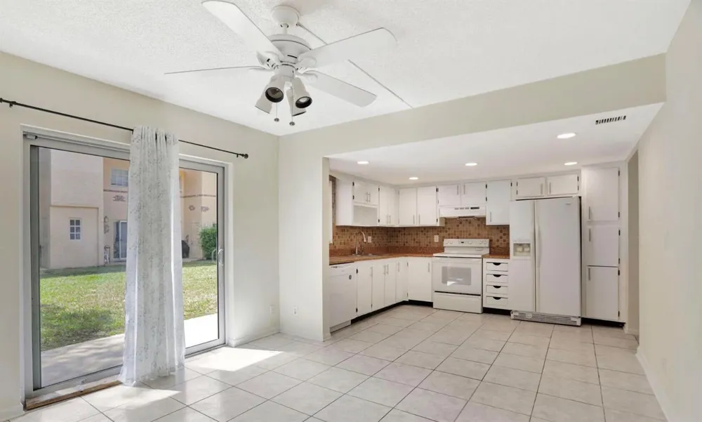 3056 Riverside Drive #c6 Coral Springs, FL 33065