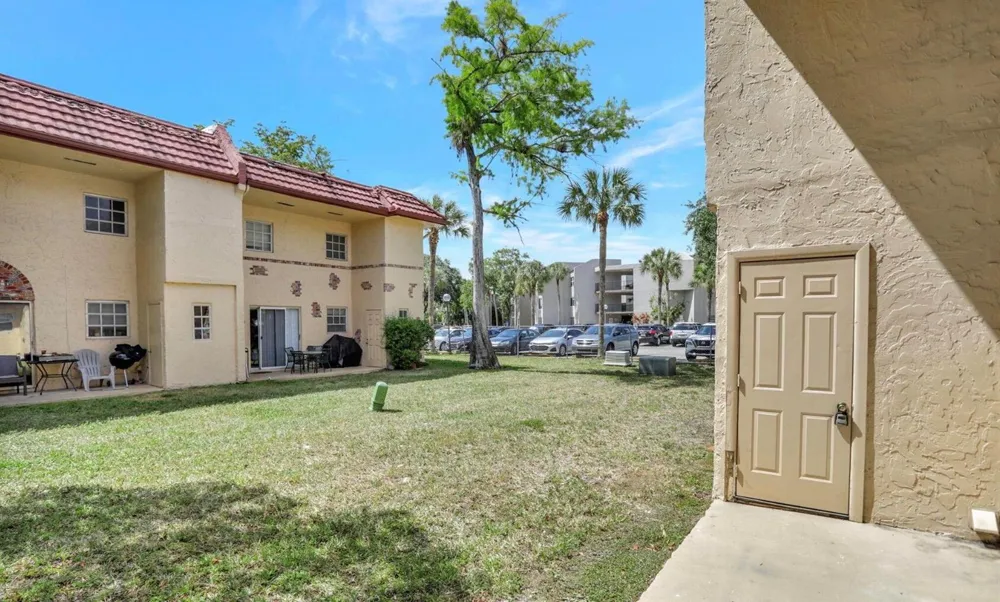 3056 Riverside Drive #c6 Coral Springs, FL 33065
