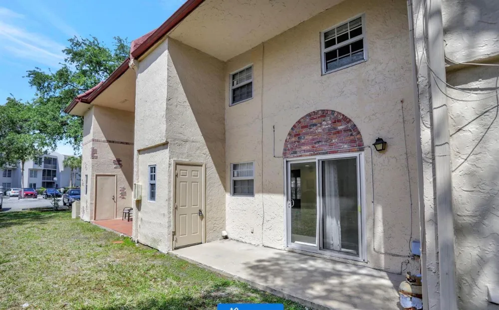 3056 Riverside Drive #c6 Coral Springs, FL 33065