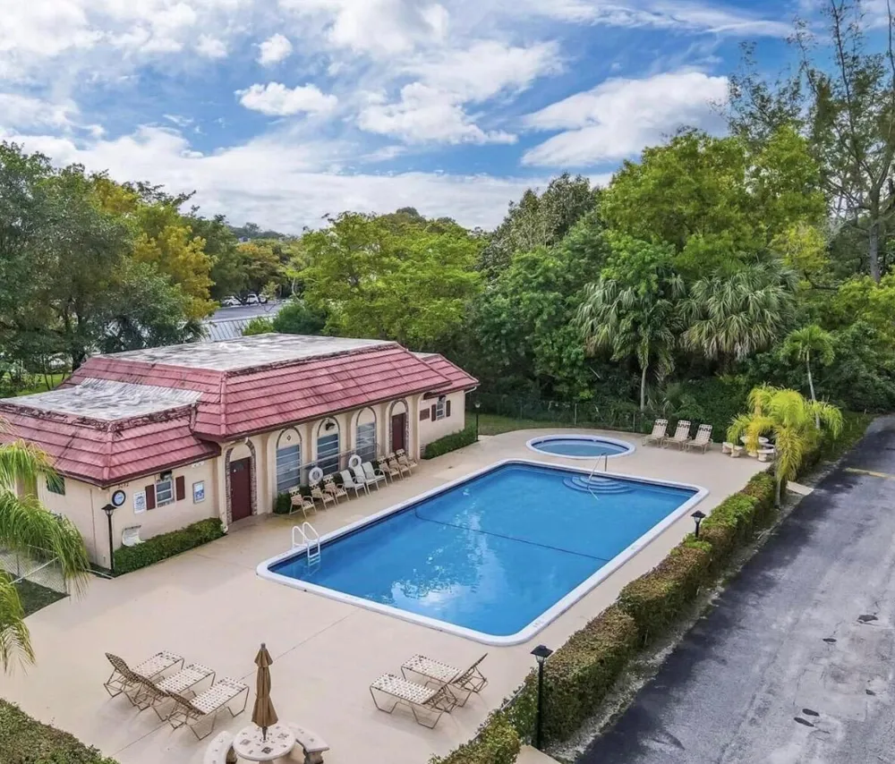 3056 Riverside Drive #c6 Coral Springs, FL 33065
