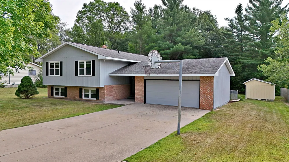 8133 Cherry Lane Cherry Grove Township, MI 49601