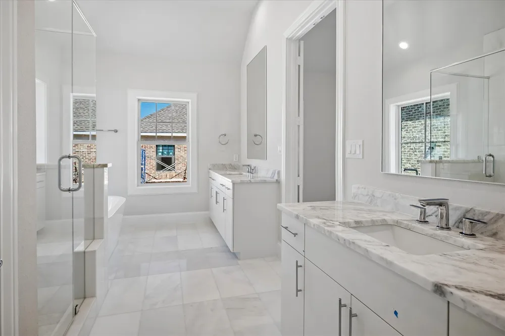 4074 Oak Circle Addison, TX 75001