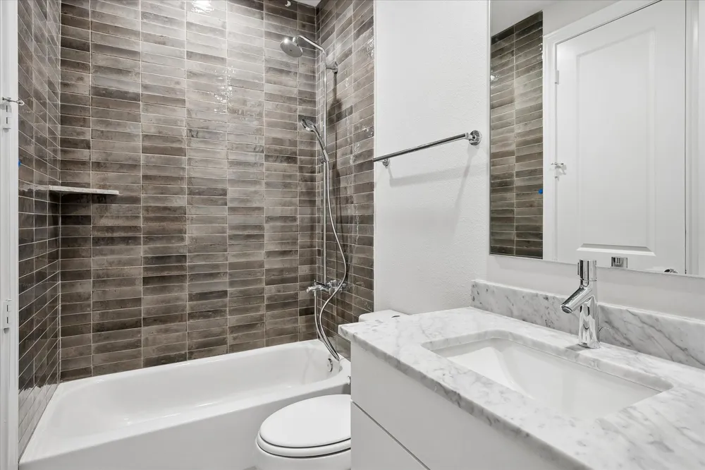 4074 Oak Circle Addison, TX 75001