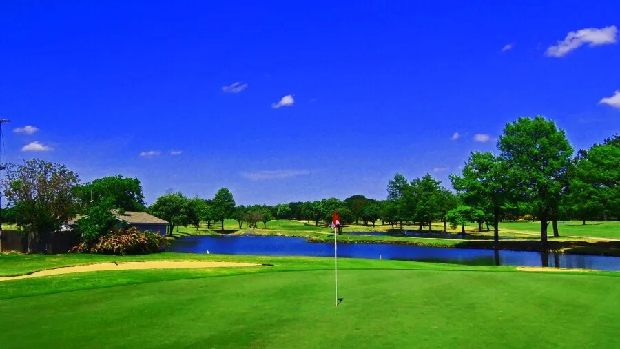 4074 Oak Circle Addison, TX 75001