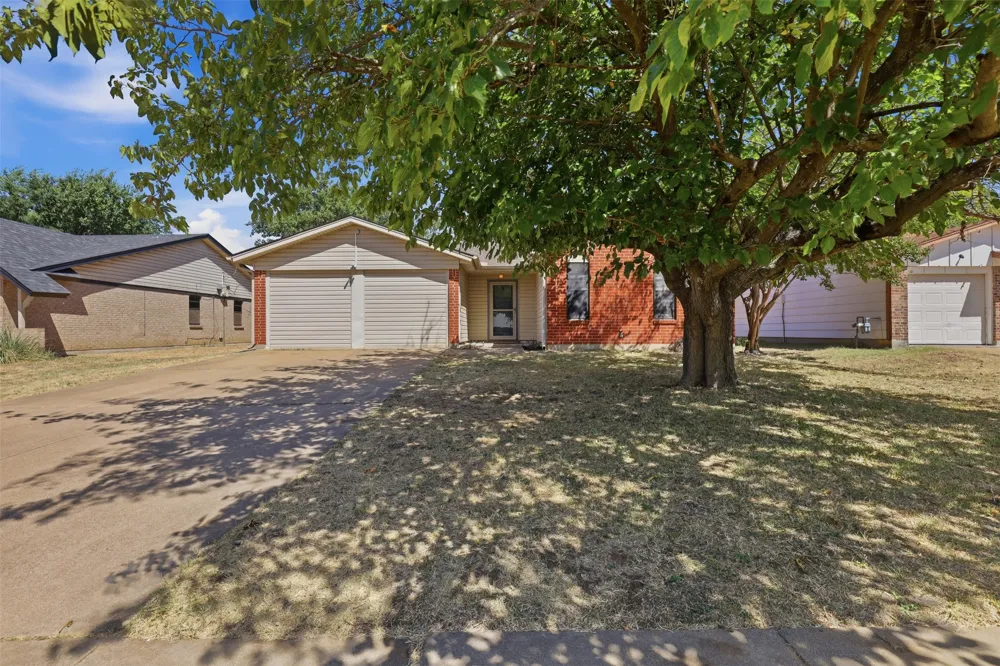 1420 Laurel Lane Cleburne, TX 76033