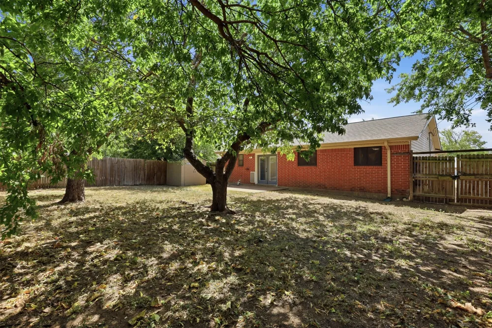 1420 Laurel Lane Cleburne, TX 76033