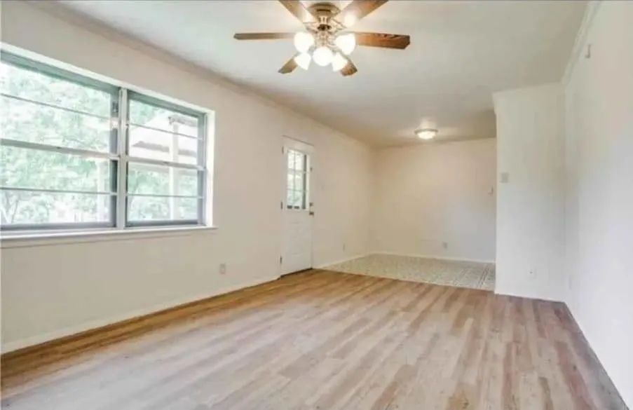 11204 Erich Drive Balch Springs, TX 75180